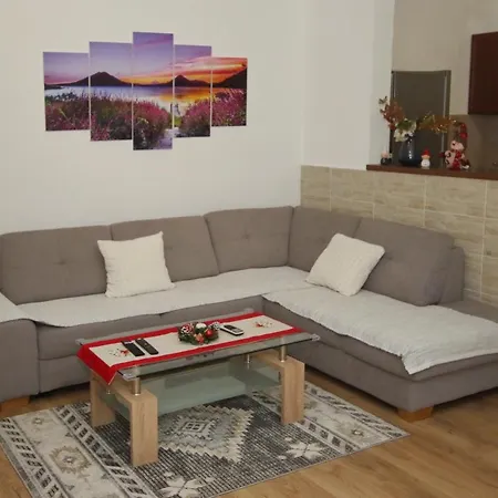 Mladen Apartment *