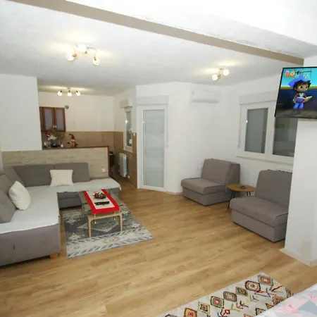 Mladen * تريبينيي