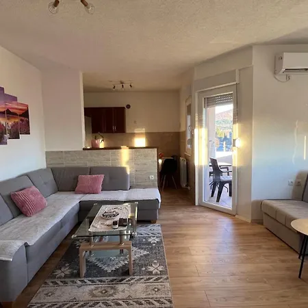 Mladen Apartment