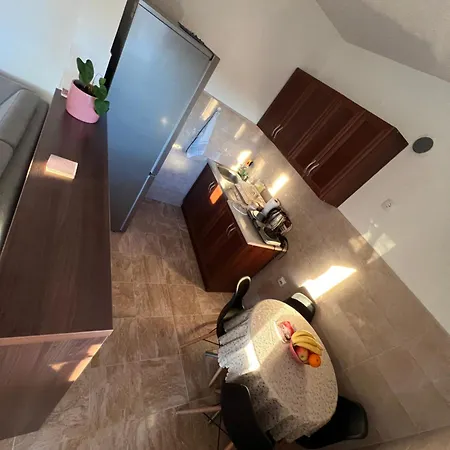 Mladen Apartment *